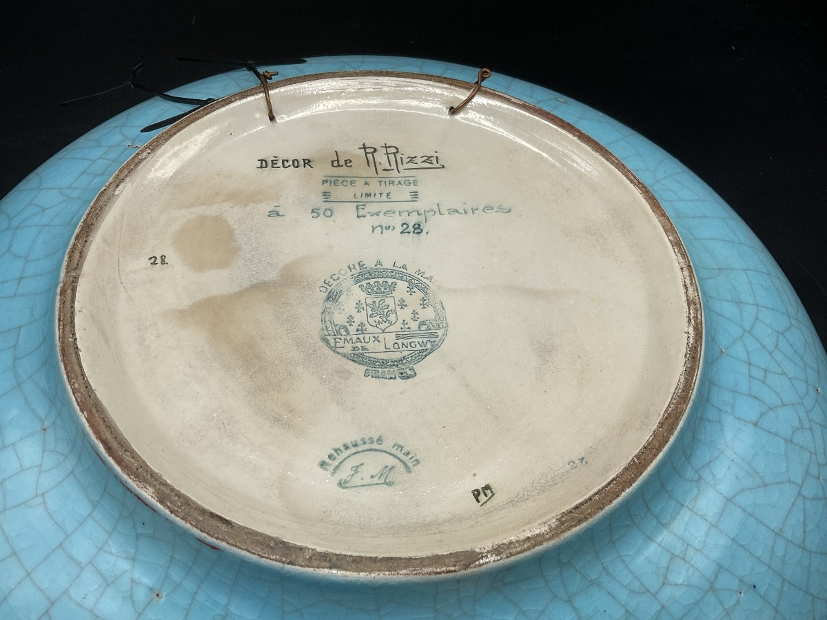Jatte en faïence d’émaux de Longwy polychrome représentant deux grues en vol signé R.Rizzi.-photo-1