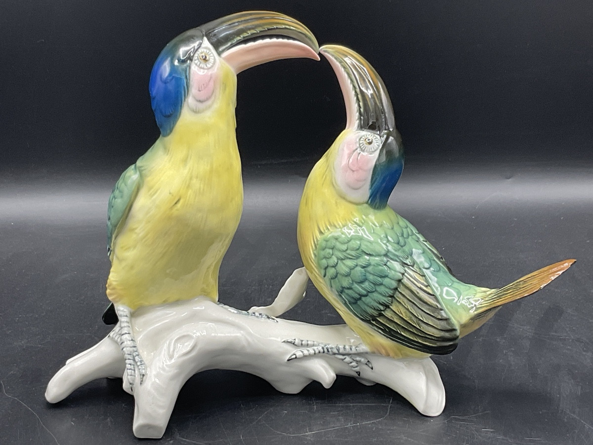 Pair Of Toucans Perched On A Branch In Polychrome Porcelain From The Karl Ens Factory.-photo-3