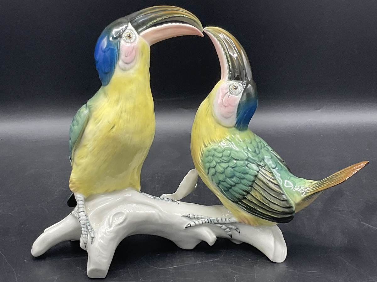 Pair Of Toucans Perched On A Branch In Polychrome Porcelain From The Karl Ens Factory.-photo-3