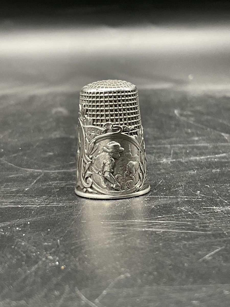 Dé à coudre en argent massif orné de trois cartouches patriotique avec trois scènes différentes-photo-3