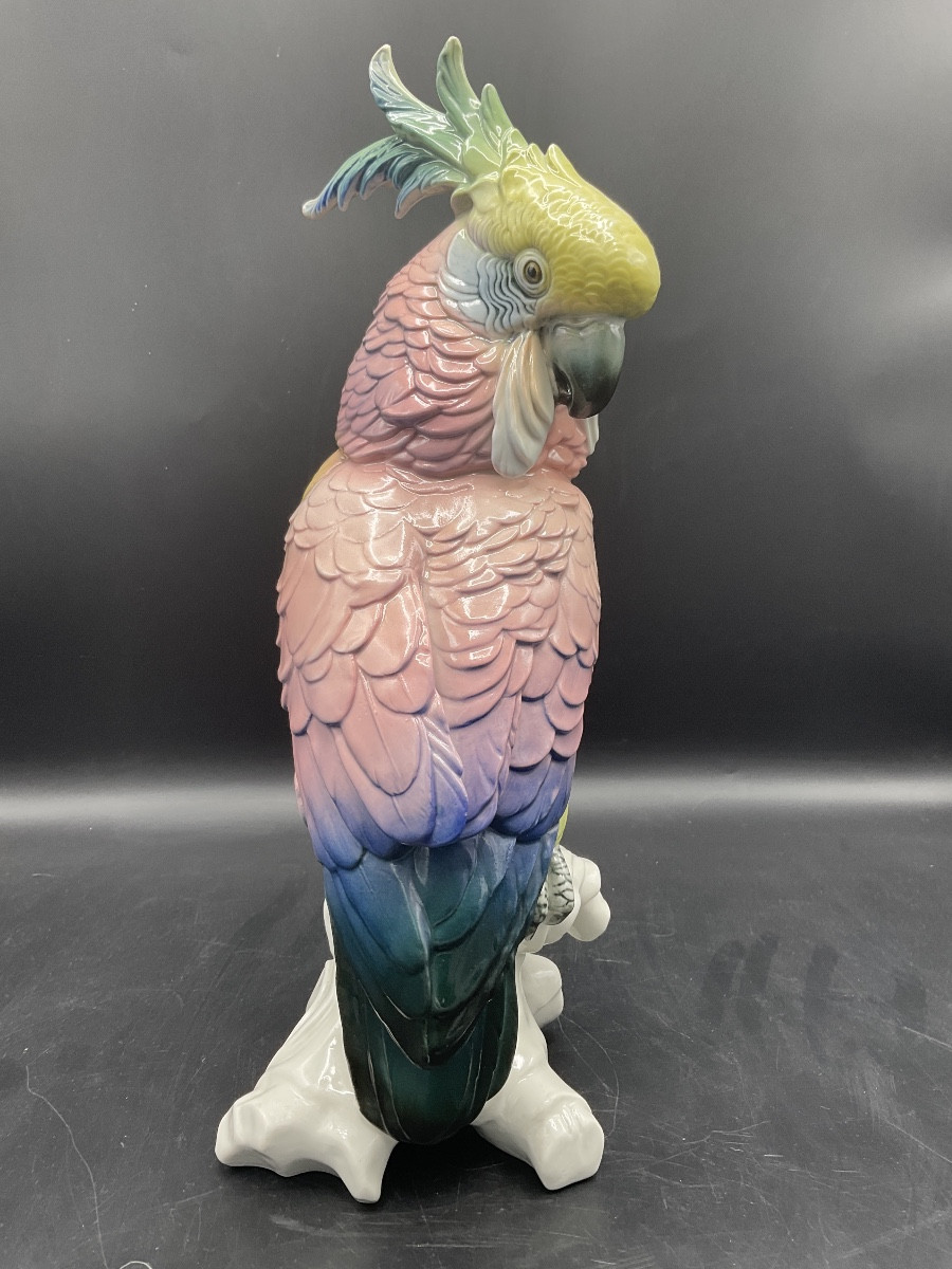 Grand perroquet cacatoès perché sur une branche en porcelaine polychrome manufacture Karl Ens.-photo-3