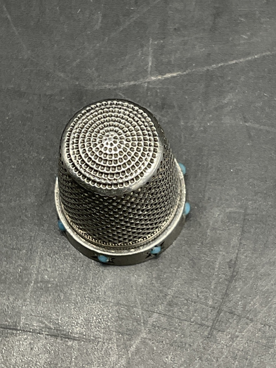 Dé à coudre en argent massif orné d'une frise étoilée avec des cabochons sertis de turquoise.-photo-5