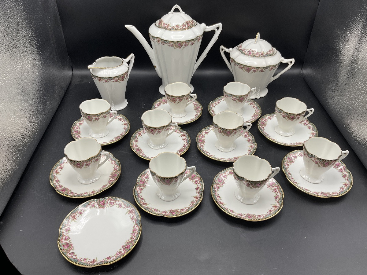 Art Nouveau Limoges Hard-paste Porcelain Service Manufactured By André François.