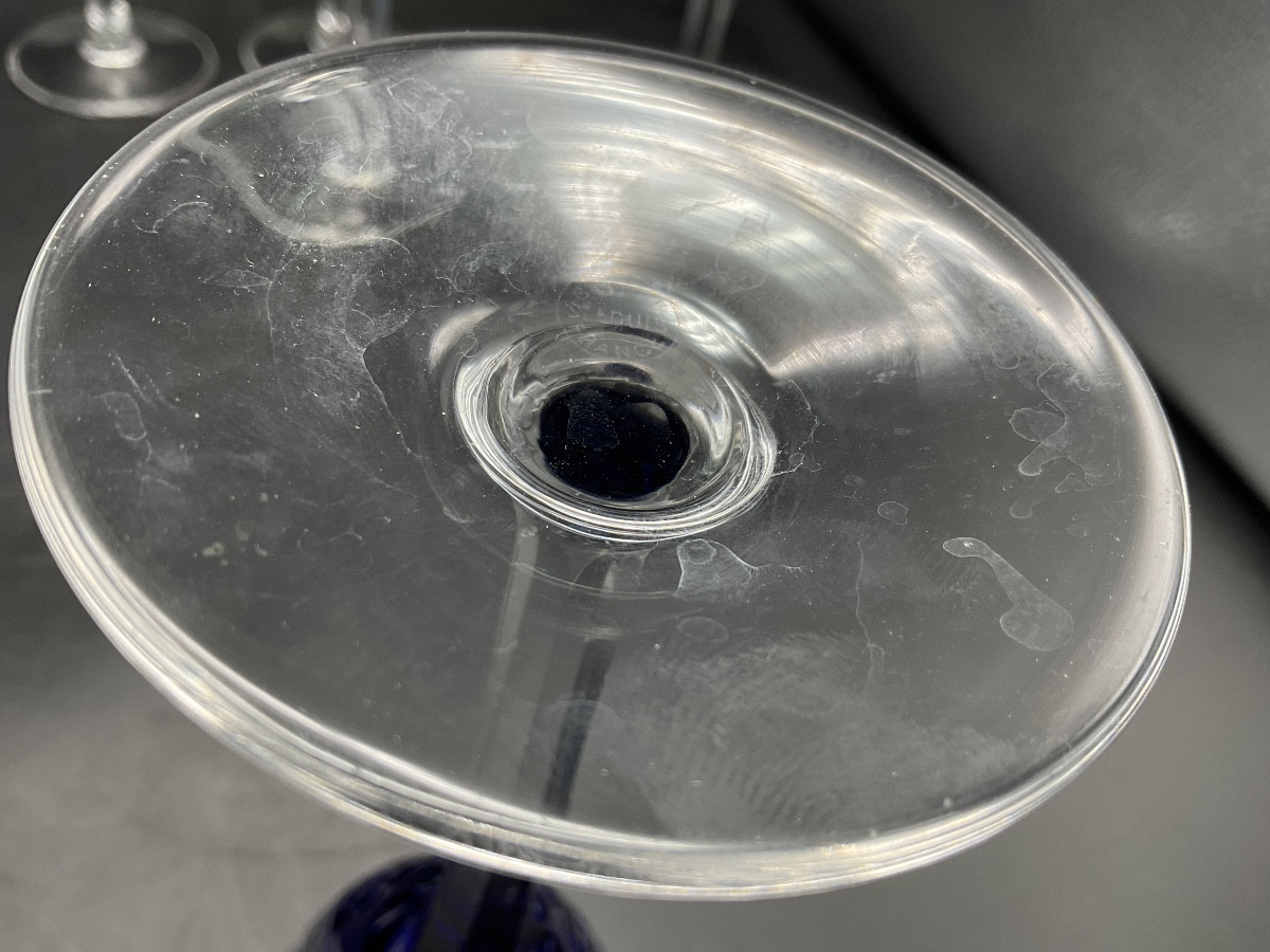 Huit verres Roemer modèle Chantilly en cristal taillé coloré de la cristallerie de Saint Louis.-photo-3