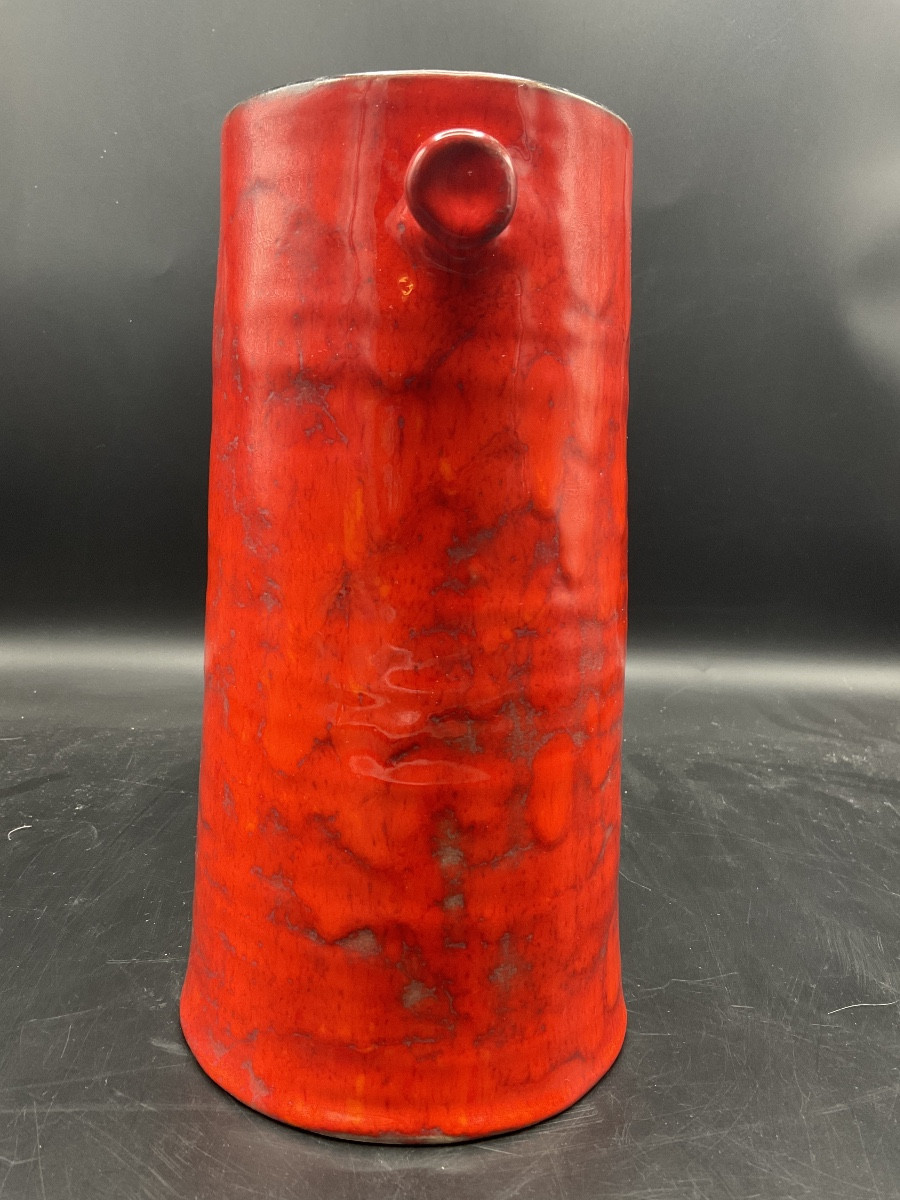 Vase de forme rouleau a deux anses en céramique des frères Cloutier de couleur rouge et noir.-photo-2