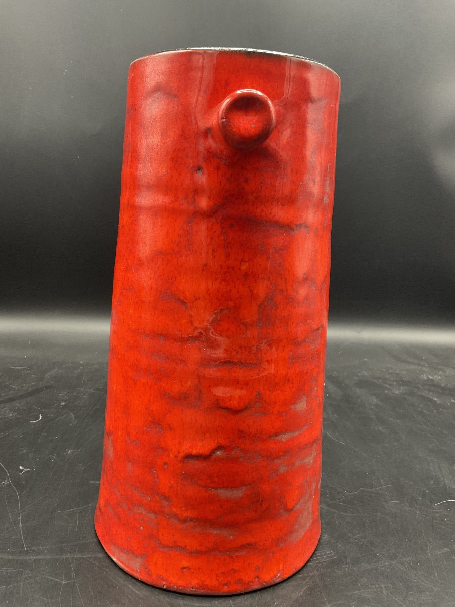 Vase de forme rouleau a deux anses en céramique des frères Cloutier de couleur rouge et noir.-photo-4