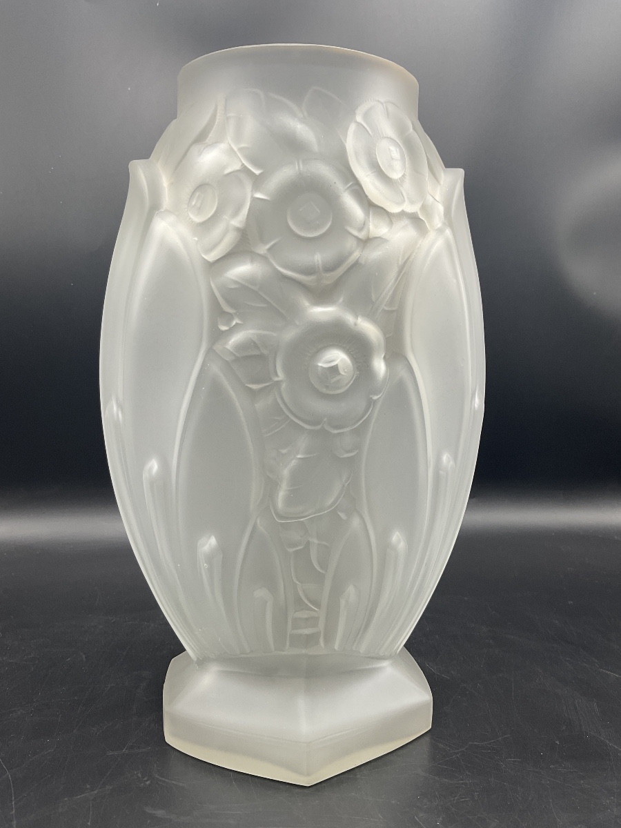 Vase Müller frères art-déco ovoïde sur piédouche hexagonal en verre pressé moulé à décor floral-photo-1