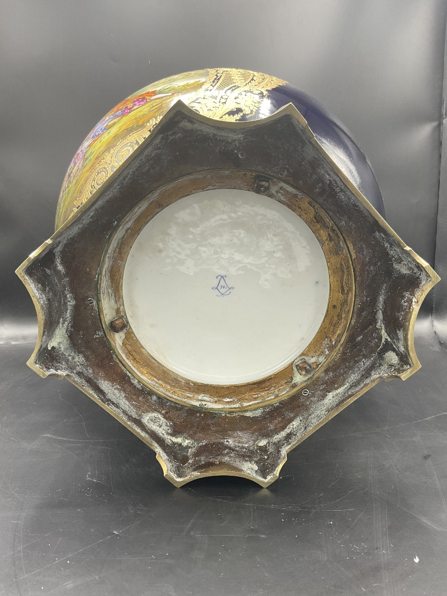 Porcelain And Bronze Pot Cover With Cartouche Of Two Scenes From The Samson Factory In Paris.-photo-4