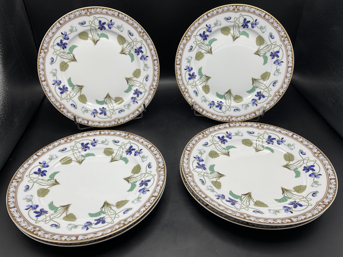 Six Porcelain Dinner Plates, Haviland Factory In Limoges, Decorated With The Eugenie Imperial Design.
