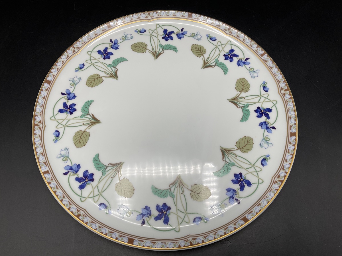 Un plat à tarte en porcelaine, manufacture de Haviland à Limoges décor impératrice Eugénie -photo-4