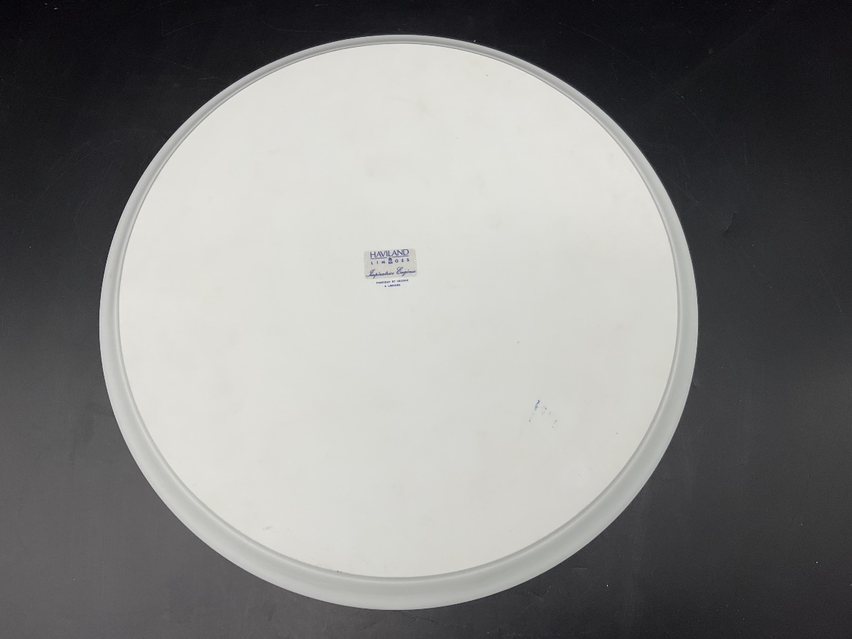 Un plat à tarte en porcelaine, manufacture de Haviland à Limoges décor impératrice Eugénie -photo-1