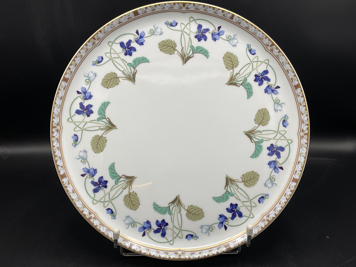Un plat à tarte en porcelaine, manufacture de Haviland à Limoges décor impératrice Eugénie -photo-3