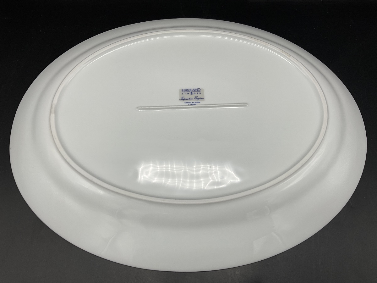 Un plat ovale en porcelaine, manufacture de Haviland à Limoges décor impératrice Eugénie.-photo-2