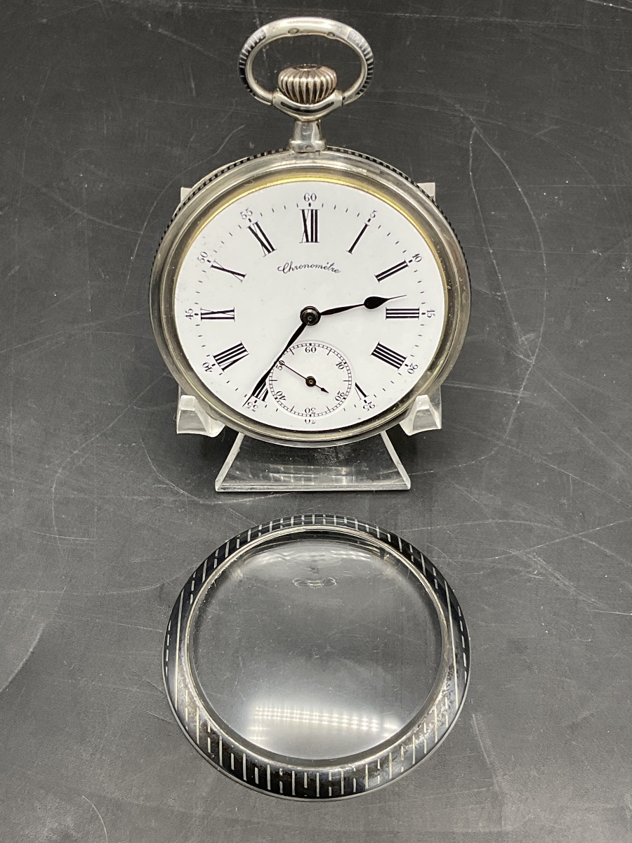 Montre à gousset ou de poche en argent massif niellé décor de ligne droite verticale et écusson-photo-5