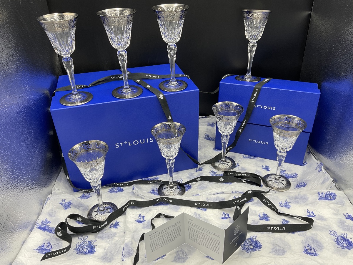  huit verres à vin en cristal taillés de Saint Louis incolore et paré de platine modèle Stella.-photo-3