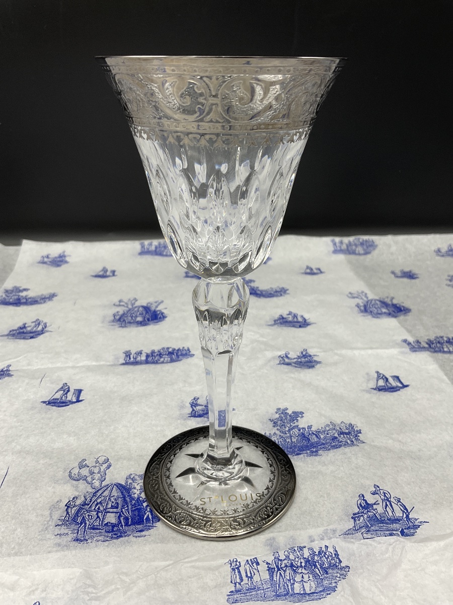  huit verres à vin en cristal taillés de Saint Louis incolore et paré de platine modèle Stella.-photo-2
