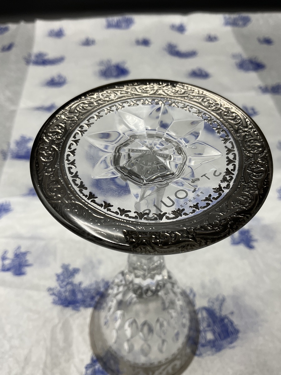  huit verres à vin en cristal taillés de Saint Louis incolore et paré de platine modèle Stella.-photo-8