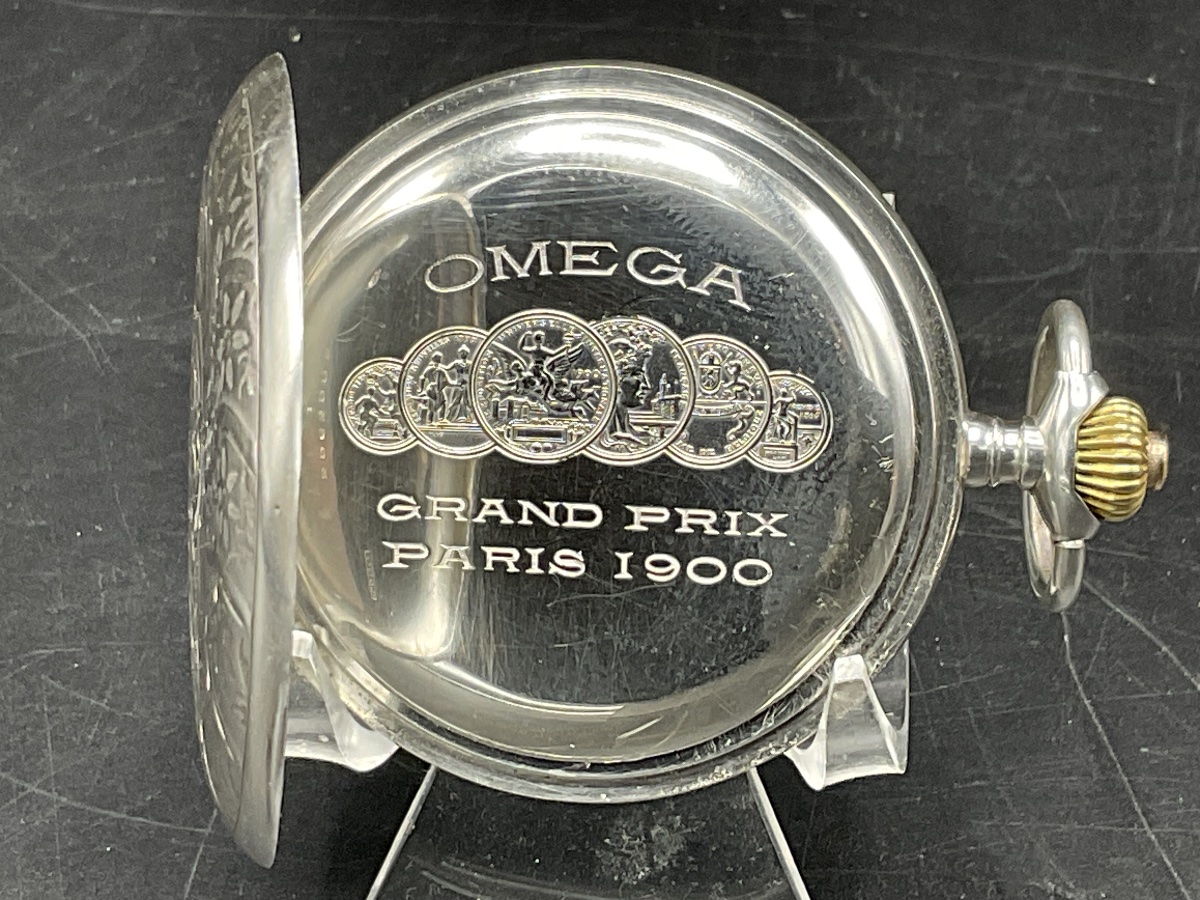 – Montre à gousset ou de poche savonnette de marque Omega en argent à décor de rinceaux fleuris-photo-3
