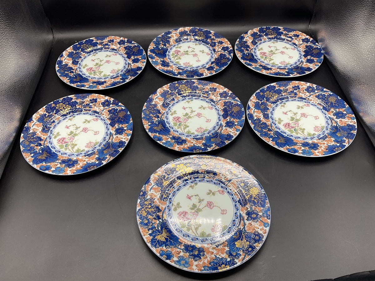 Sept assiettes à  dessert en porcelaine de la manufacture Haviland à Limoges, décor Dammouse.-photo-2