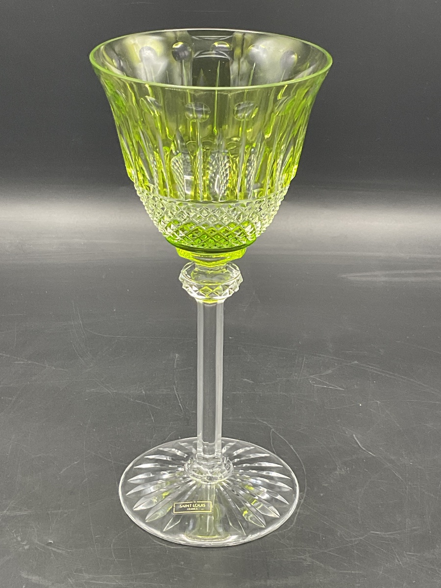 Saint louis Un verre Roemer à vin en cristal taillé coloré chartreuse modèle Tommy.-photo-2