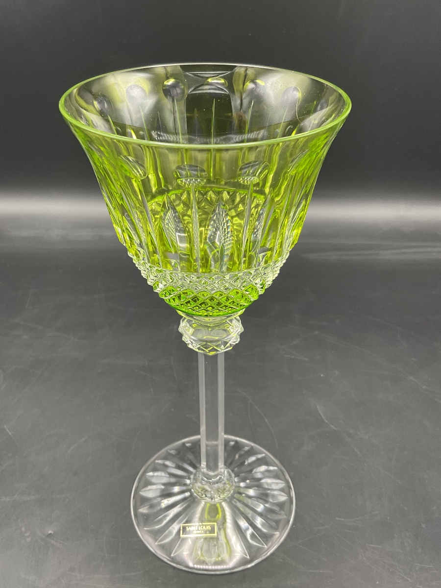 Saint louis Un verre Roemer à vin en cristal taillé coloré chartreuse modèle Tommy.-photo-6