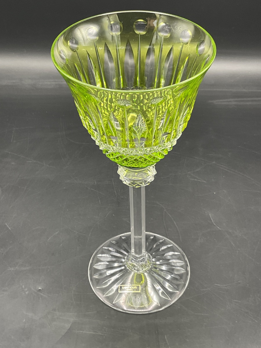 Saint louis Un verre Roemer à vin en cristal taillé coloré chartreuse modèle Tommy.-photo-8