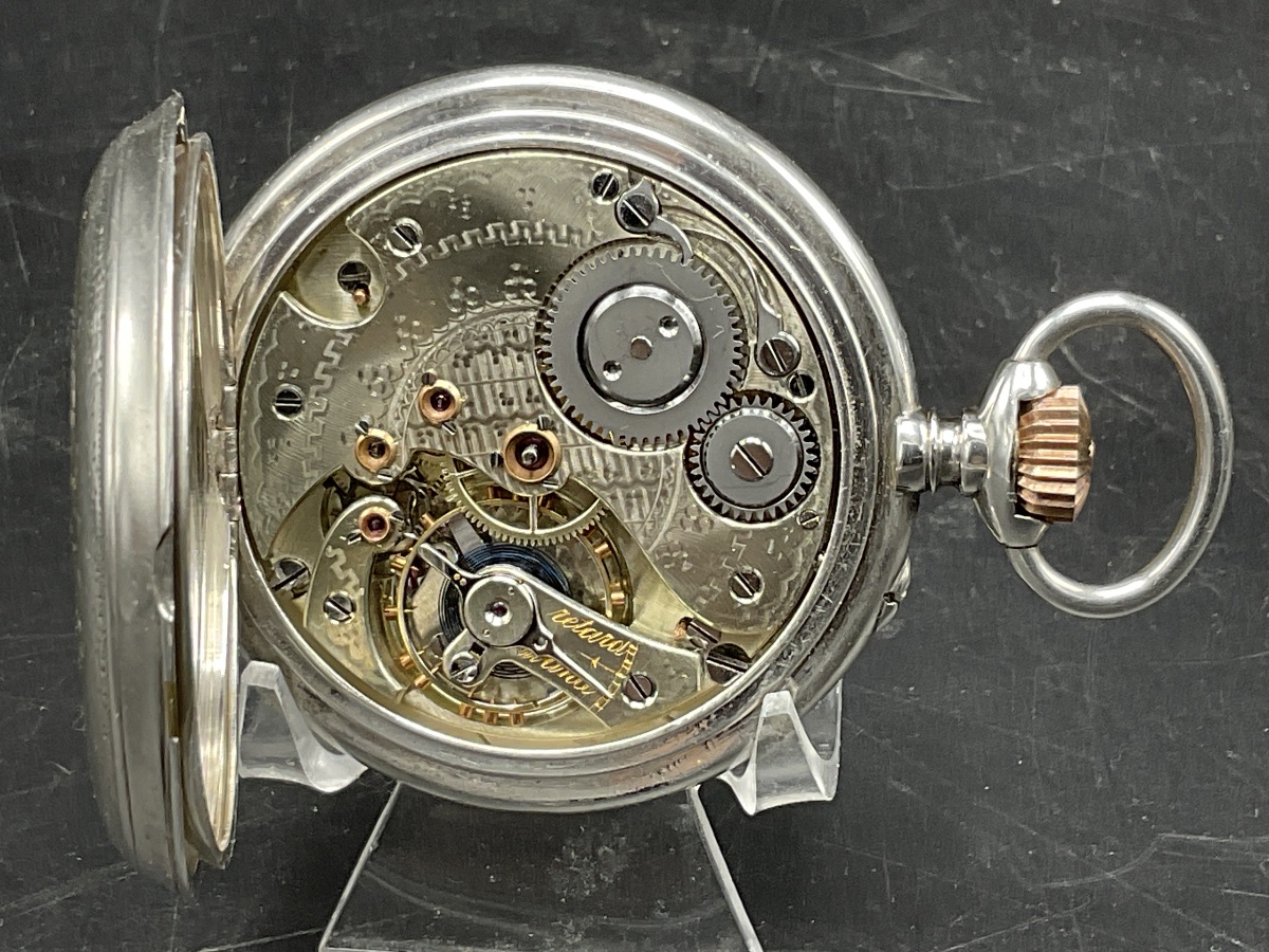 Montre à gousset ou de poche en argent massif ciselé et guilloché, décor d'une scène de chasse.-photo-5