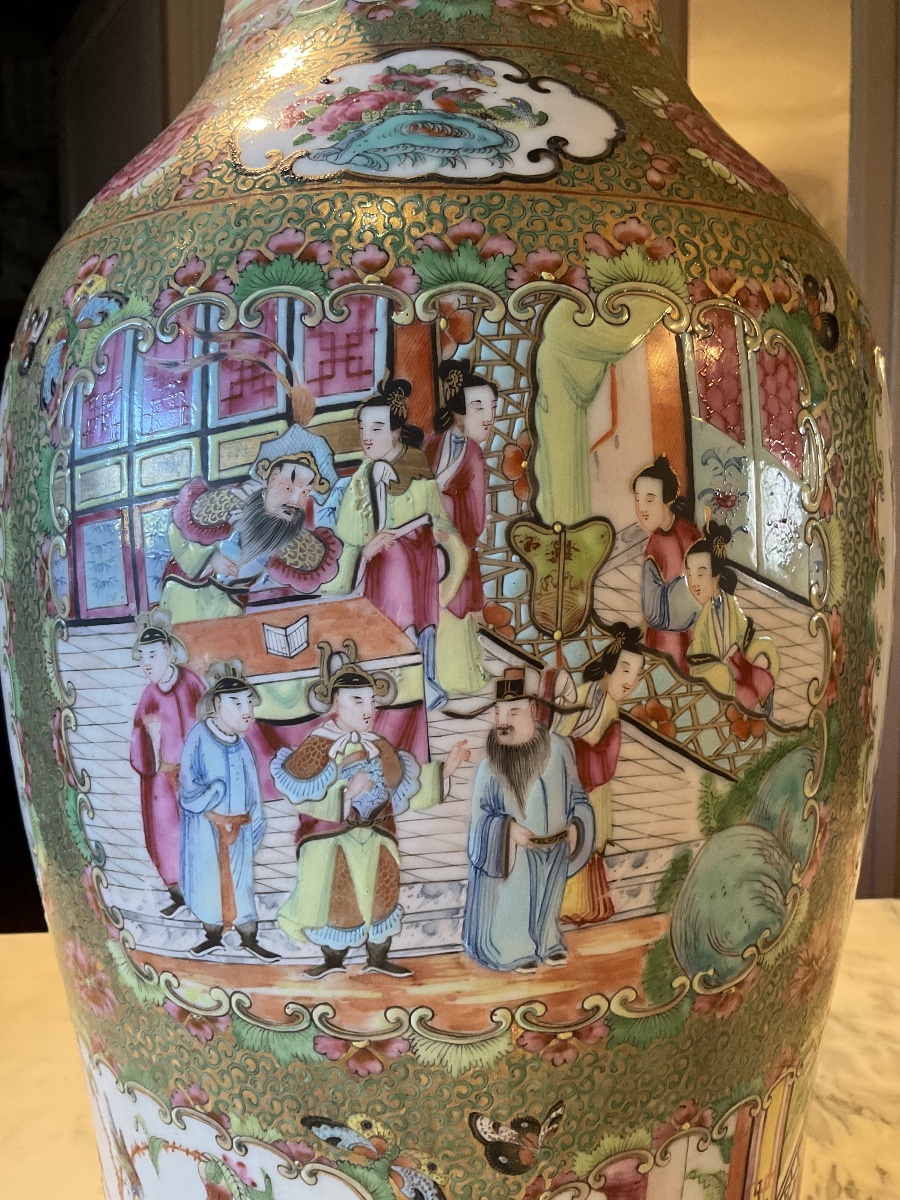  Grand vase en porcelaine de Chine polychrome de Canton famille rose de forme balustre 19 éme.-photo-2
