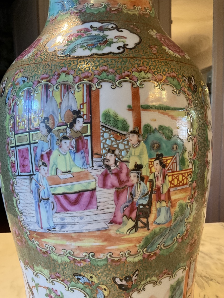  Grand vase en porcelaine de Chine polychrome de Canton famille rose de forme balustre 19 éme.-photo-3