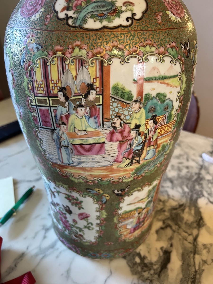  Grand vase en porcelaine de Chine polychrome de Canton famille rose de forme balustre 19 éme.-photo-5