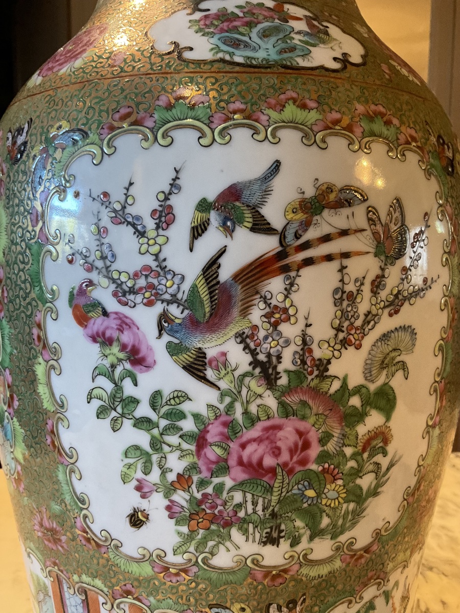  Grand vase en porcelaine de Chine polychrome de Canton famille rose de forme balustre 19 éme.-photo-7