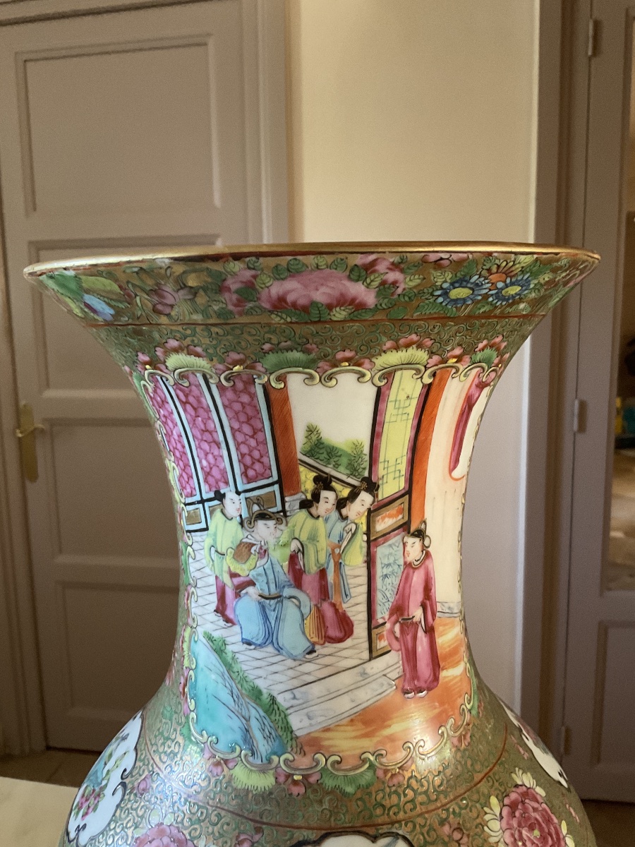  Grand vase en porcelaine de Chine polychrome de Canton famille rose de forme balustre 19 éme.-photo-8