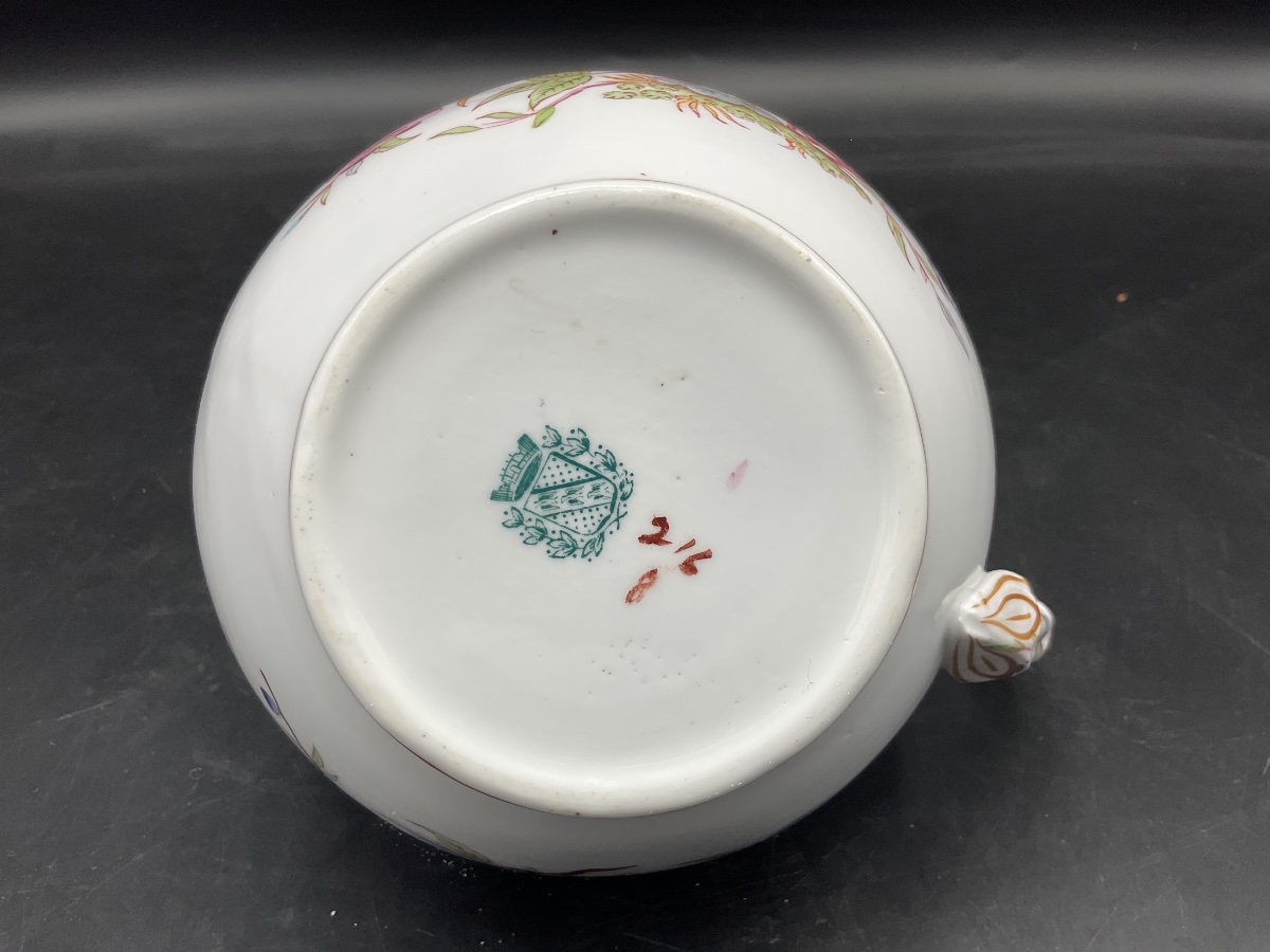 Pot à lait ou crémier en porcelaine polychrome de Sarreguemines, Décor Minton imprimé.-photo-1