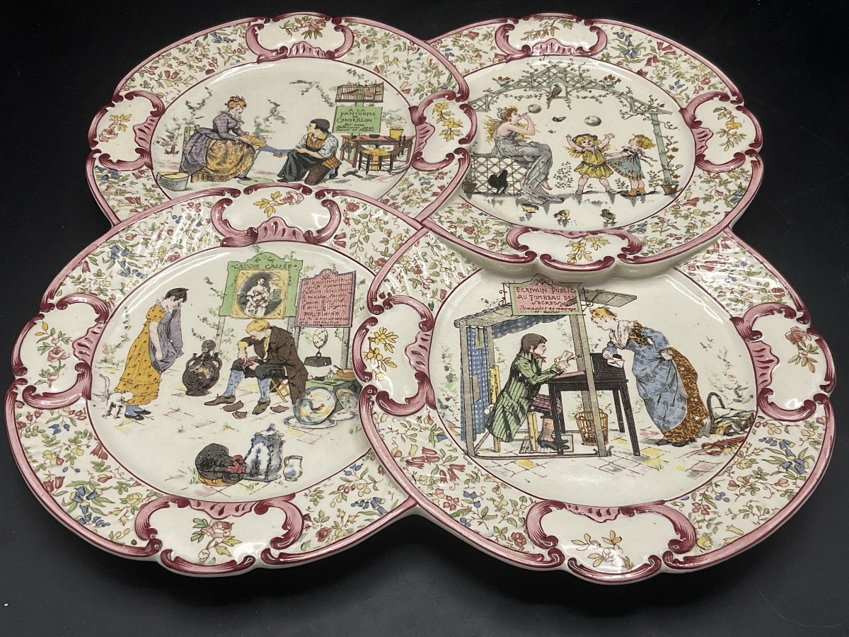 Plateau à quatre assiettes en faïence polychrome de Sarreguemines décor de Froment Richard. -photo-3