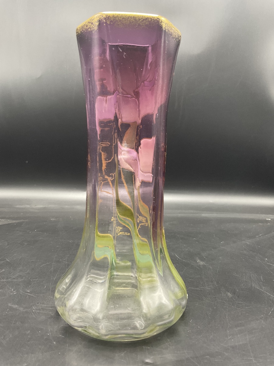 Vase Legras en verre polychrome à décor émaillées de tulipe perroquet sur fond dégradé violet.-photo-3