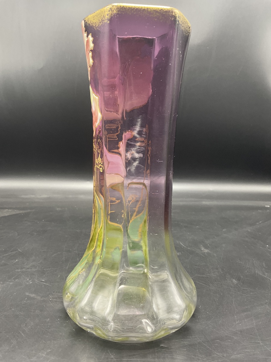 Vase Legras en verre polychrome à décor émaillées de tulipe perroquet sur fond dégradé violet.-photo-3