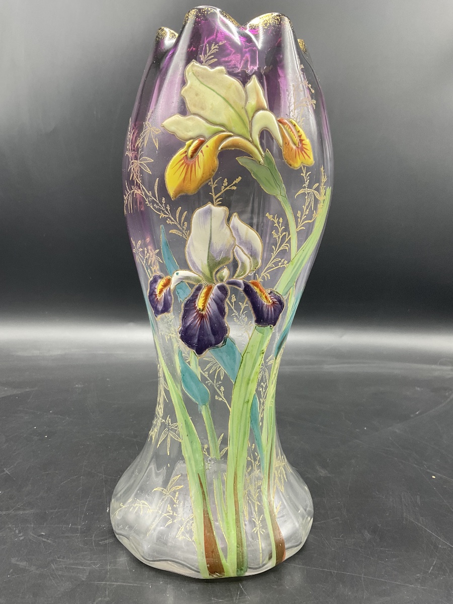 Vase Legras en verre polychrome à décor émaillé d'iris d'eau sur fond dégradé violet.-photo-8