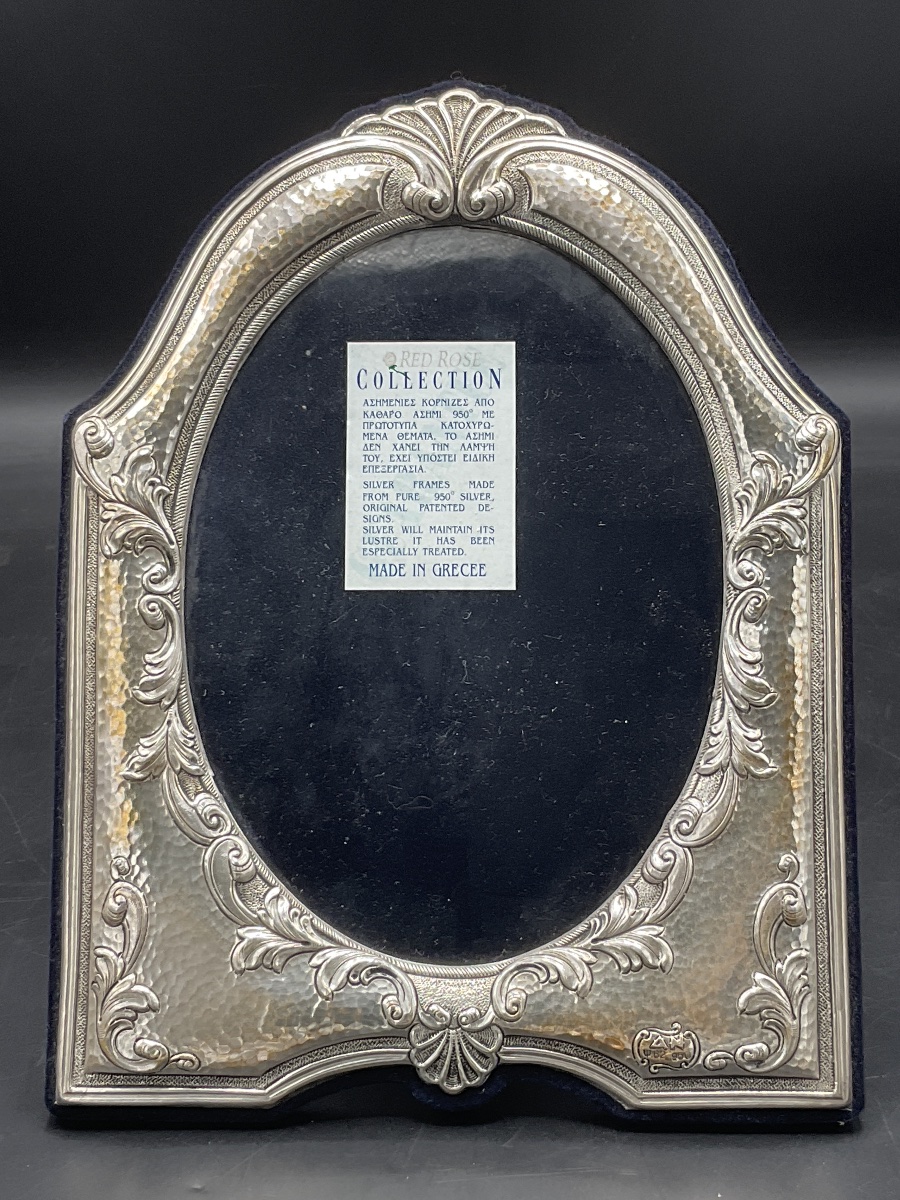Greek-style Photo Frame Made Of Solid Silver, Featuring A Relief Design Of Leafy Scrolls And A Seashell. 