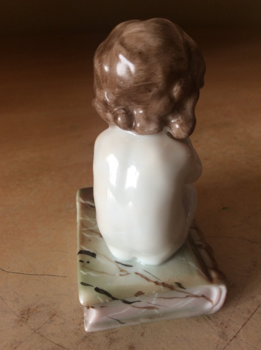 Polychrome Porcelain By Müller Representing A Little Girl Sitting On A Book.-photo-4