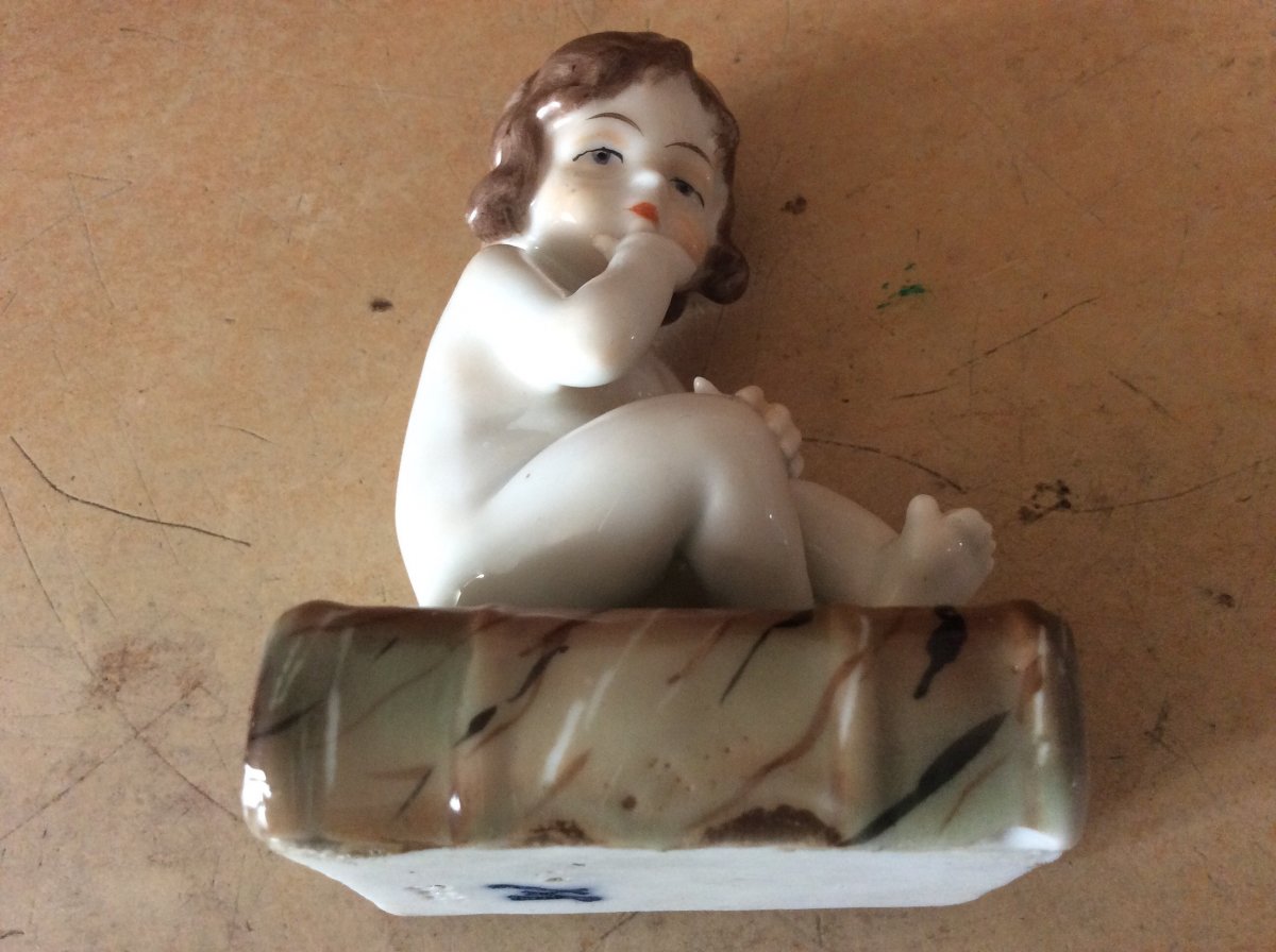 Polychrome Porcelain By Müller Representing A Little Girl Sitting On A Book.-photo-6