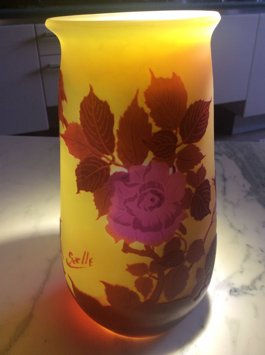 Émile-gallé Vase In Multilayer Glass Cleared With Acid Decorated With Roses On A Yellow Background.-photo-2