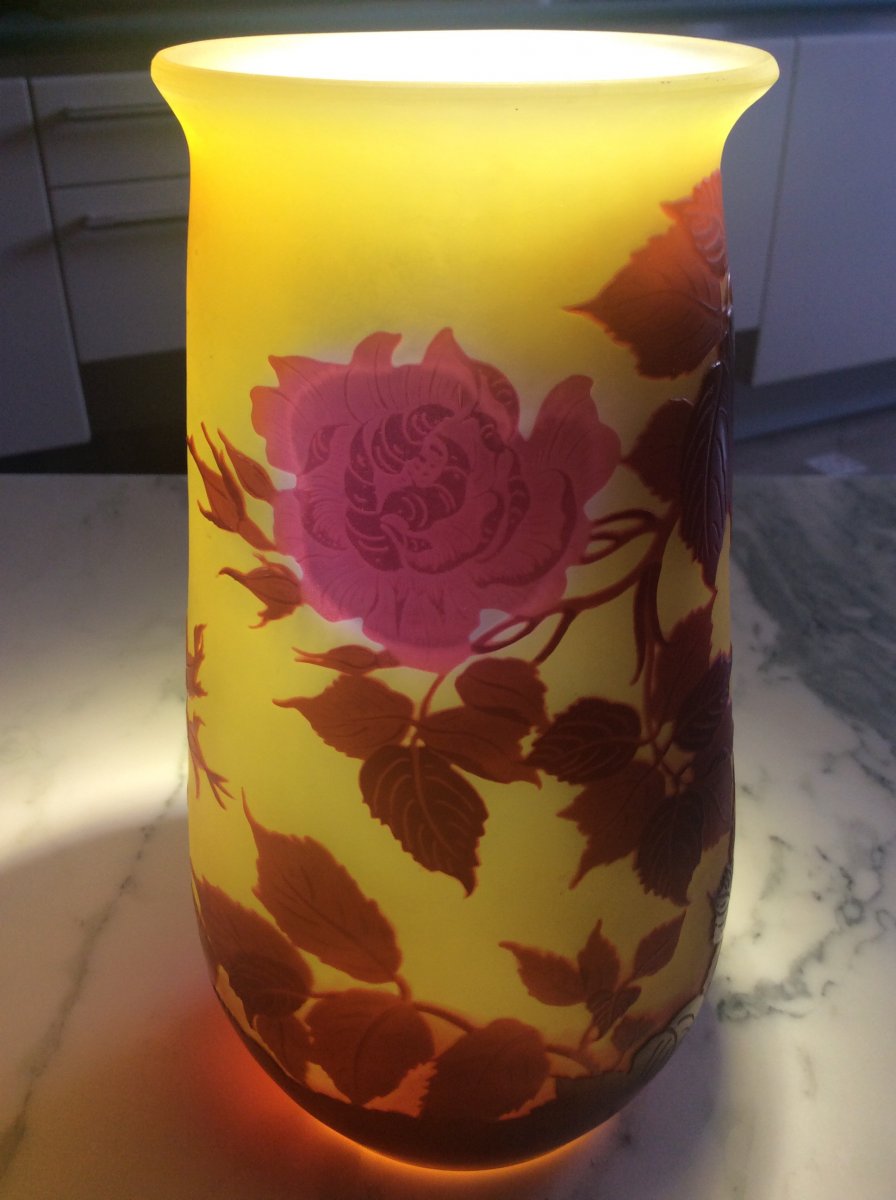 Émile-gallé Vase In Multilayer Glass Cleared With Acid Decorated With Roses On A Yellow Background.-photo-3