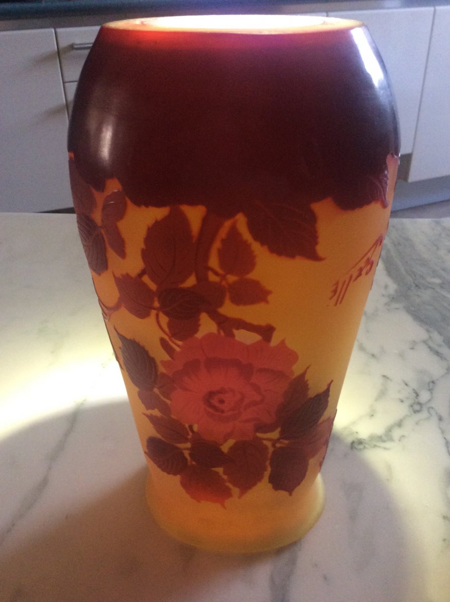 émile-gallé Vase In Multilayer Glass Cleared With Acid Decorated With Roses On A Yellow Background.-photo-5
