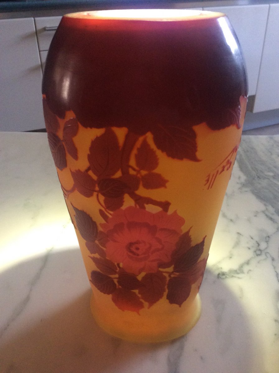 Émile-gallé Vase In Multilayer Glass Cleared With Acid Decorated With Roses On A Yellow Background.-photo-5