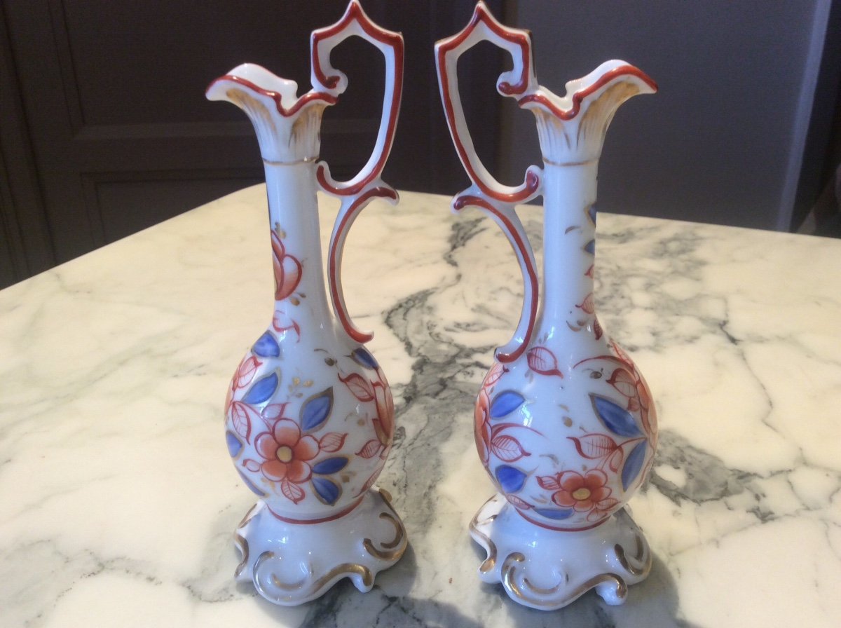 Pair Of Polychrome Bayeux Porcelain Ewers Decorated With Red And Gold Flowers And Blue, Carmine Red And Gold Foliage.-photo-4