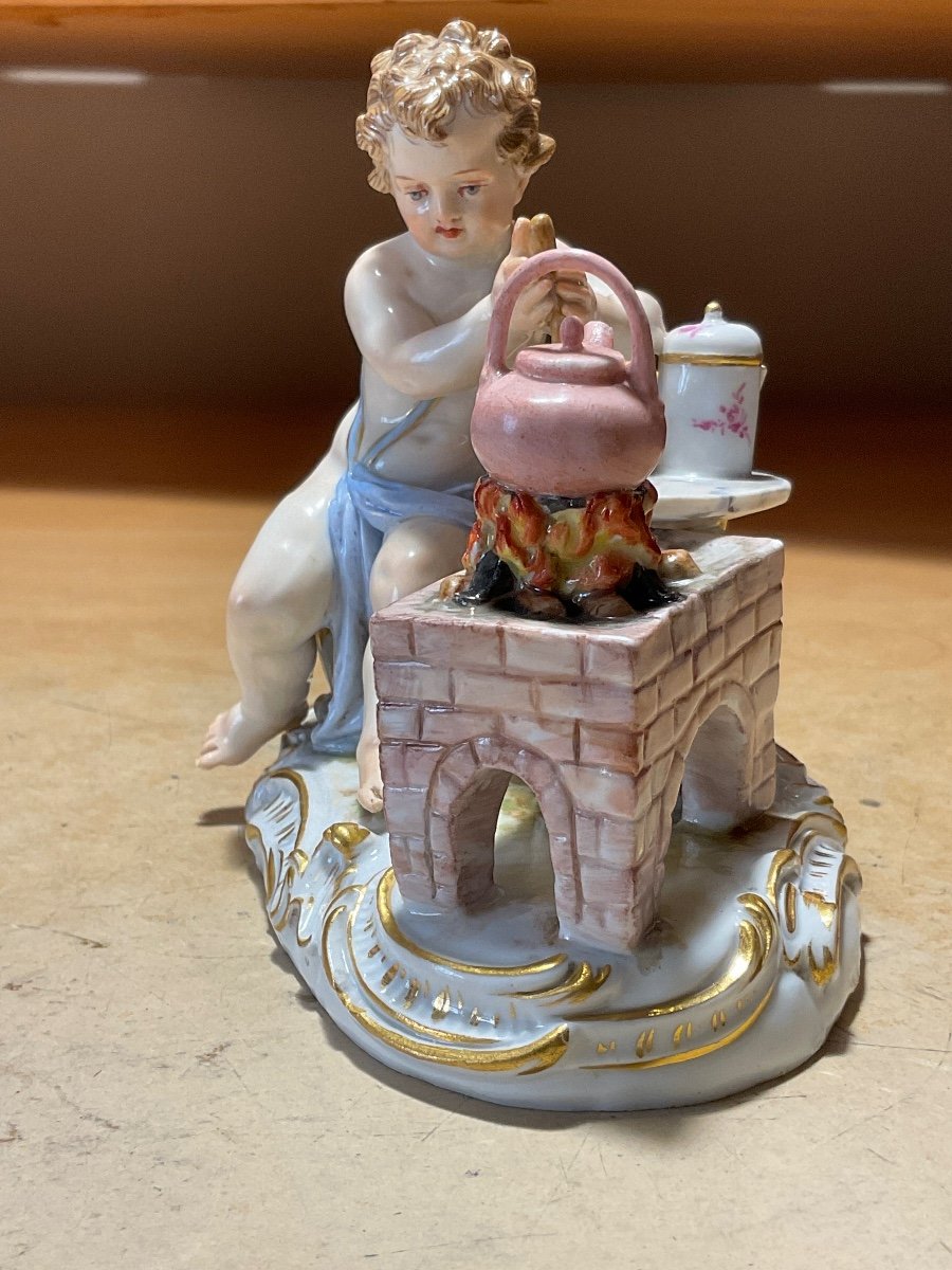 Polychrome Meissen Porcelain Representing A Putti Preparing His Chocolate.-photo-2