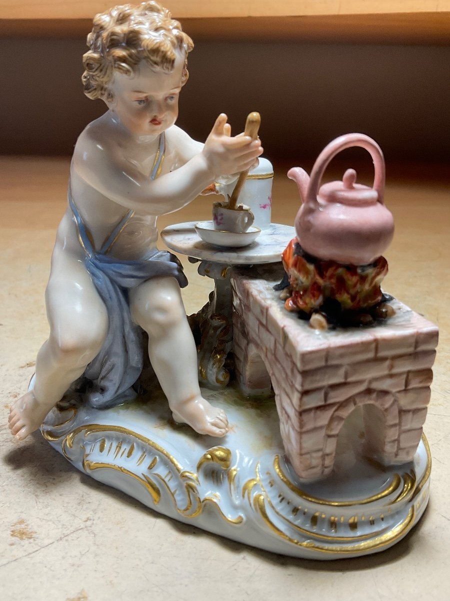 Polychrome Meissen Porcelain Representing A Putti Preparing His Chocolate.-photo-5