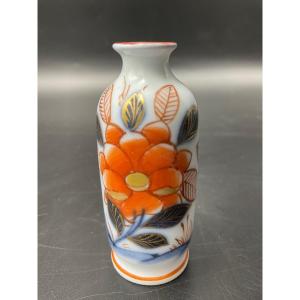 Small Polychrome Porcelain Vase From Bayeux With Imari Decor On A White Background Marked With The Caduceus.