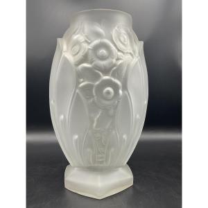 Vase Müller frères art-déco ovoïde sur piédouche hexagonal en verre pressé moulé à décor floral