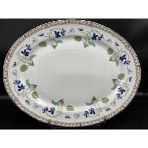 Un plat ovale en porcelaine, manufacture de Haviland à Limoges décor impératrice Eugénie.